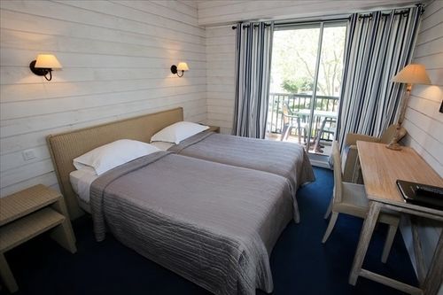 De La Hotel 3*